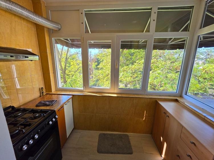 Apartament cu 2 camere decomandat, mobilat în Anda