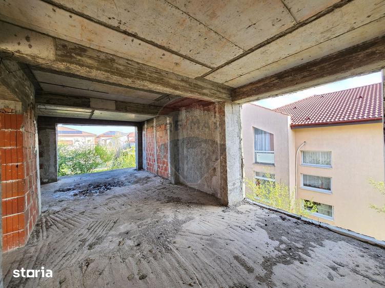 Casă cu 5 camere cu Teren 406 Mp în Nord