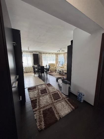 Apartament cu 2 camere semidecomandat, mobilat în Florești