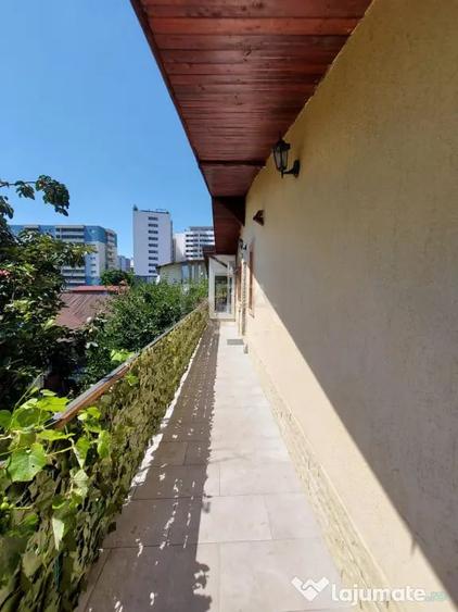 Apartament cu 3 camere semidecomandat în Vitan