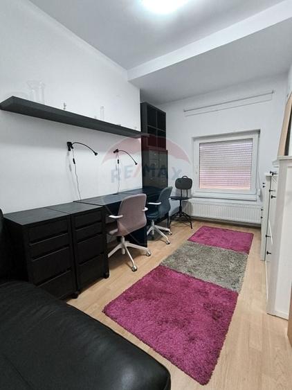 Casă cu 5 camere cu Teren 231 Mp în Bună Ziua