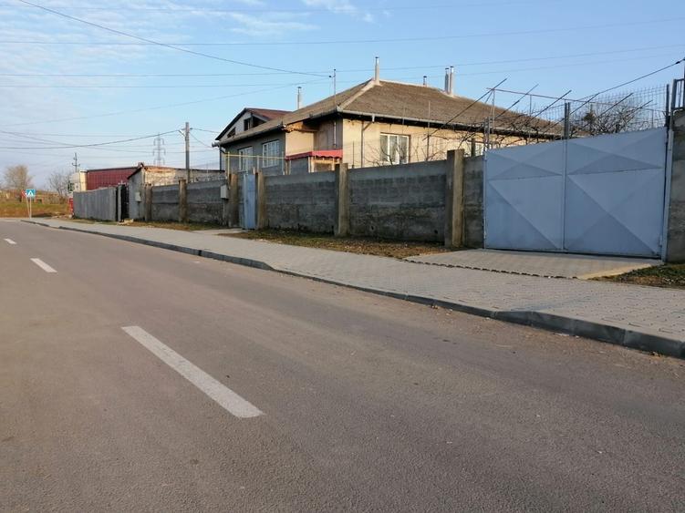 Casă cu 4 camere cu Teren 1000 Mp în Medgidia