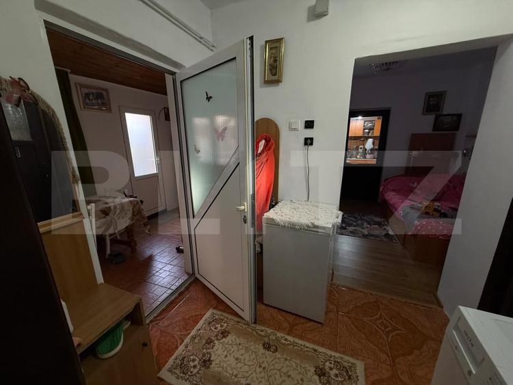 Casă cu 2 camere cu Canalizare în Central