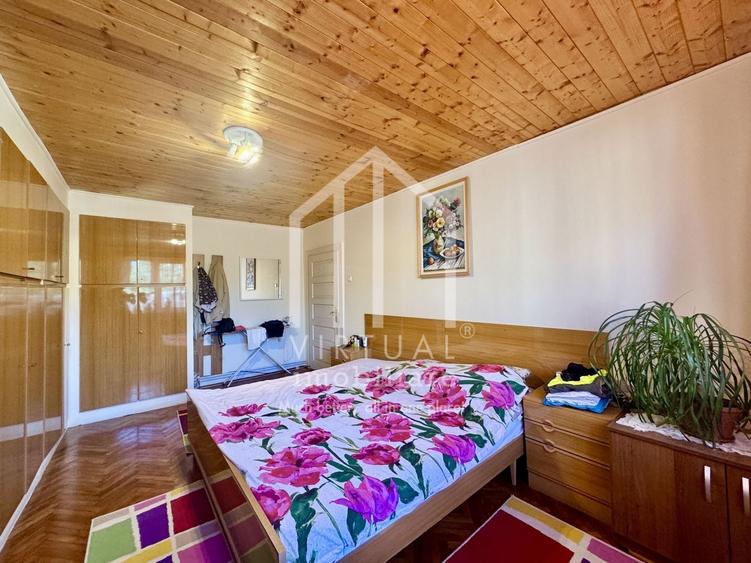 Casă individuală cu 6 camere cu Canalizare în Lupeni