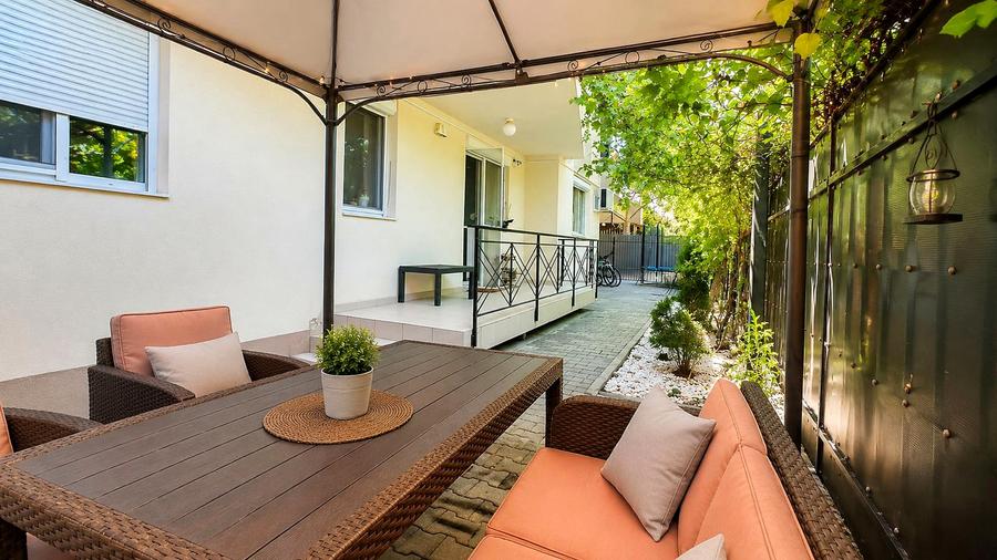 Apartament 2 camere | Parter | 71,5 mp + Curte privată 82 mp | Complex Apollo - 1
