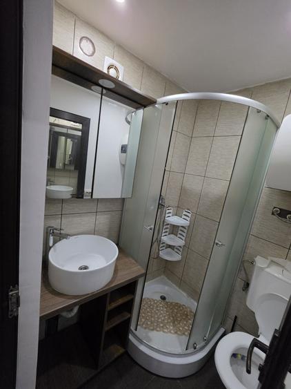 Garsonieră decomandată în Central