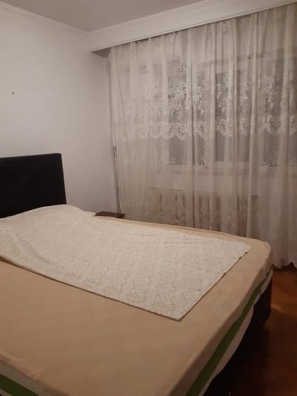 Apartament cu 4 camere decomandat, mobilat în Anda