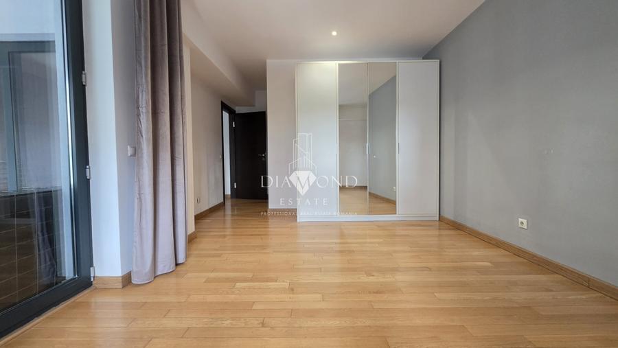 Apartament cu 2 camere semidecomandat, mobilat în Floreasca