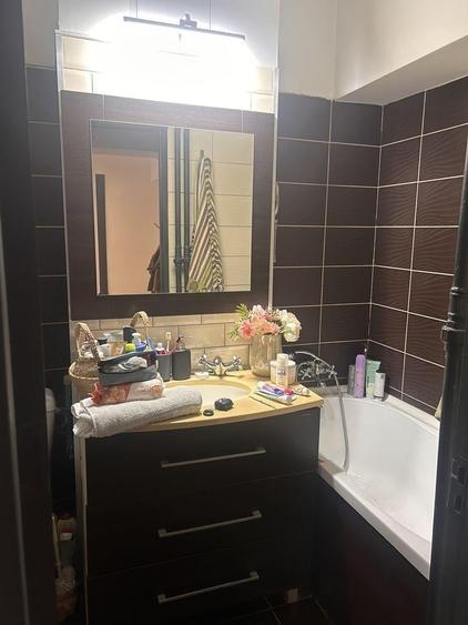 Apartament cu 2 camere decomandat în Titulescu