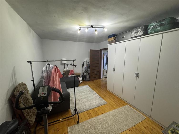Apartament cu 3 camere decomandat în Nufărul