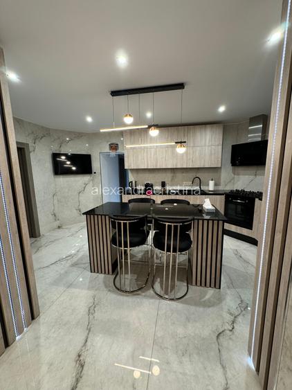 Apartament în vilă | 4 dormitoare | Curte cu grădină japoneză | Garaj, Mă