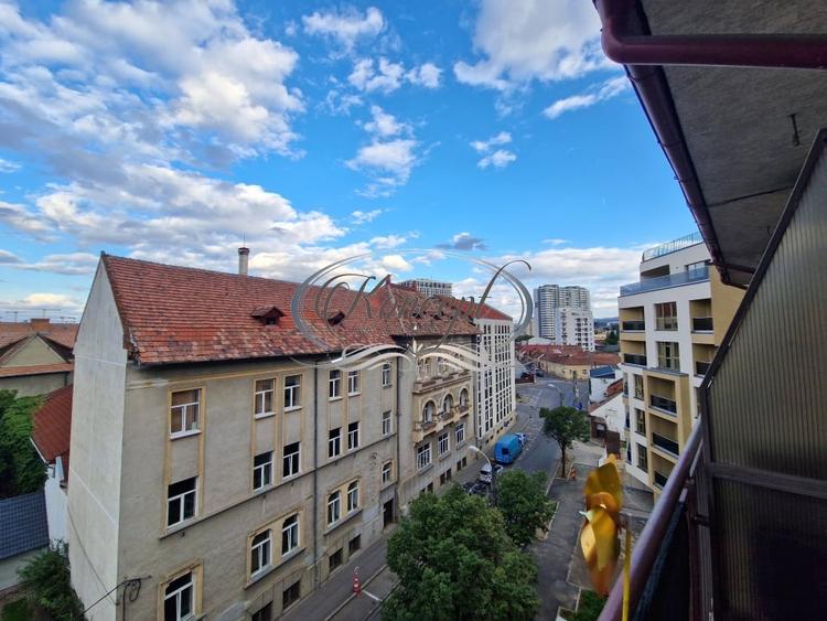 Garsonieră decomandată, mobilată în Semicentral