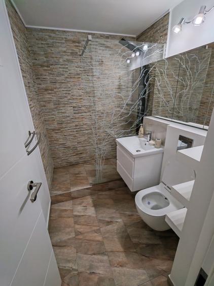 Apartament cu 2 camere decomandat în Lotus