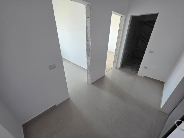 Apartament cu 2 camere decomandat în Dobroești