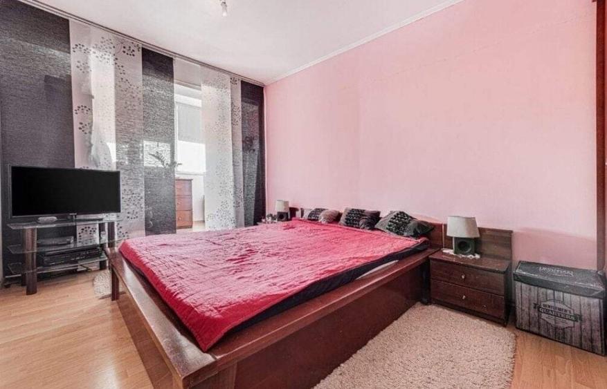 Apartament cu 3 camere decomandat în Polivalentă
