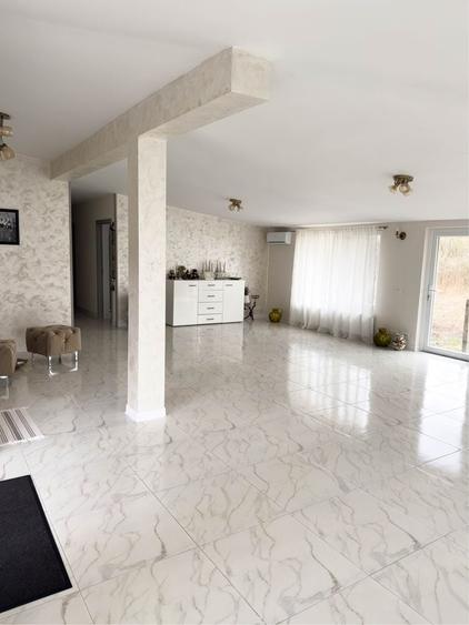 Casă cu 4 camere în Bâscenii de Jos