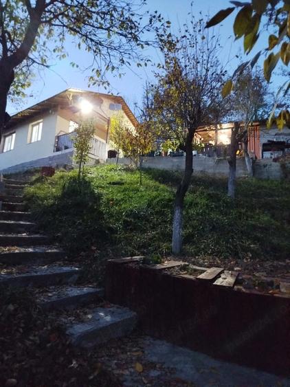 Casă cu 2 camere cu Teren 800 Mp în Almaș
