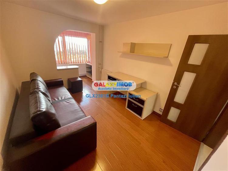 Apartament cu 3 camere semidecomandat, mobilat în Dristor