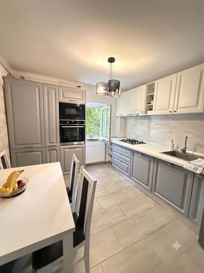 Apartament cu 4 camere decomandat în Dumbrăvița