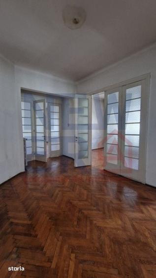 Apartament cu 3 camere în Unirii