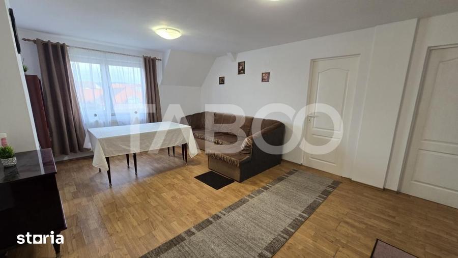 Apartament cu 3 camere semidecomandat, mobilat în Terezian