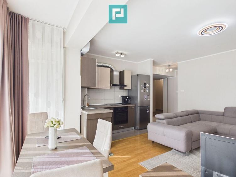 Apartament cu 3 camere decomandat, mobilat în Nufărul