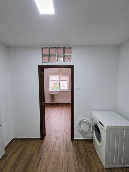 Apartament cu 2 camere semidecomandat în Teiul Doamnei