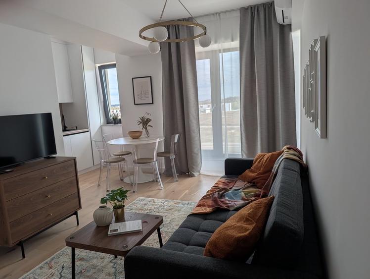Apartament cu 2 camere semidecomandat, mobilat în Pipera