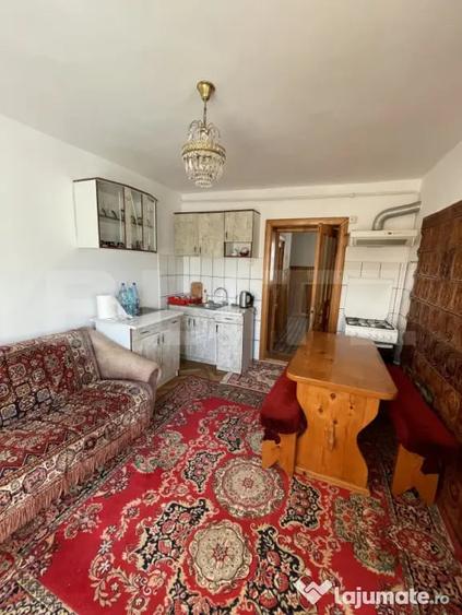 Casă cu 4 camere cu Teren 2500 Mp în Fălticeni
