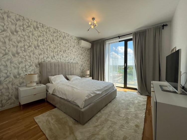 Apartament cu 4 camere decomandat, mobilat în Băneasa