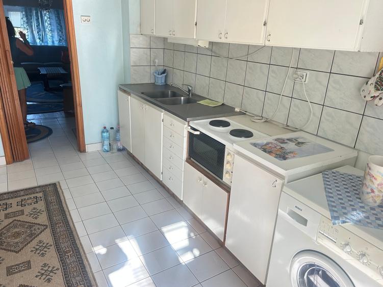 Apartament cu 3 camere decomandat în Faleza Nord