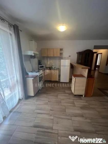 Apartament cu 3 camere decomandat în Poiana Brașov