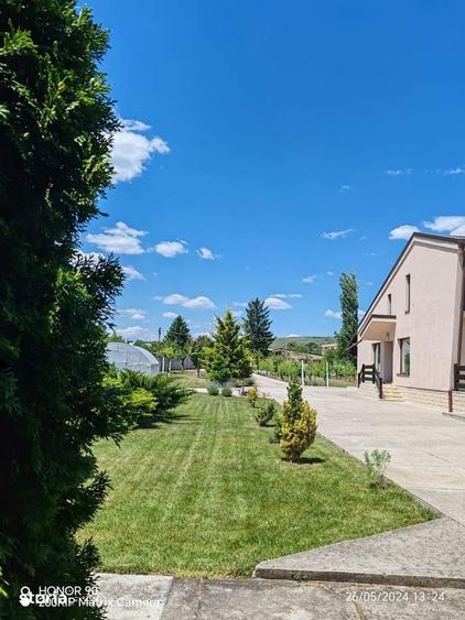 Pentru o viata in vacan?a, proprietate 3280 cu piscina, garaj, BBQ.. . - 18