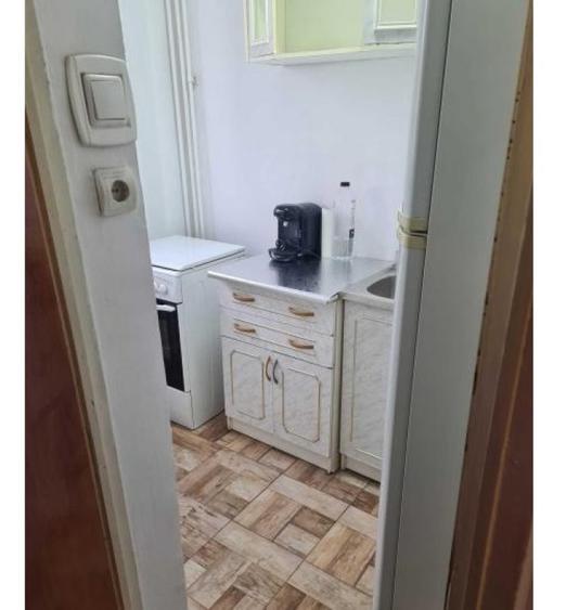 INCHIRIERI-Garsoniera MODERNA-Orsova/Lujerului - 3