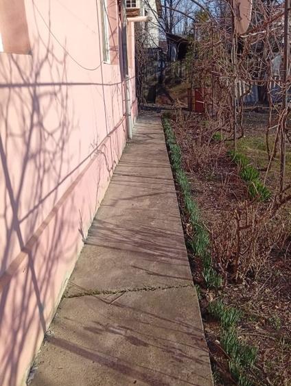 Duplex cu 3 camere cu Canalizare în 1 Decembrie