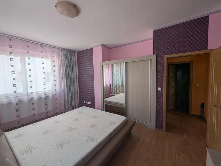 Apartament cu 3 camere decomandat în UTA