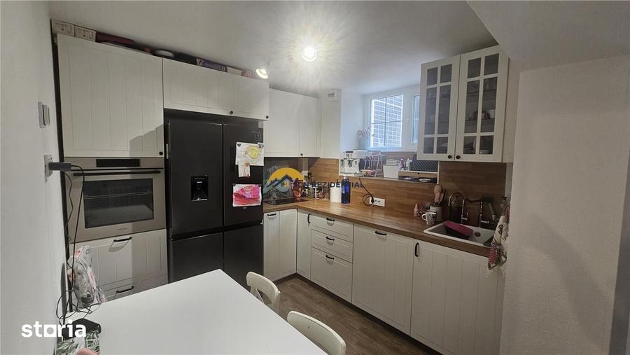 Apartament cu 6 camere în Victoriei