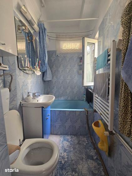 Casă cu 5 camere cu Teren 600 Mp în Andronache
