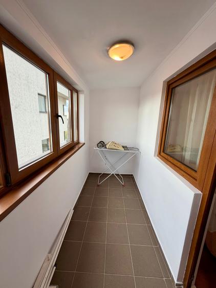 Apartament cu 3 camere semidecomandat în Bucureștii Noi