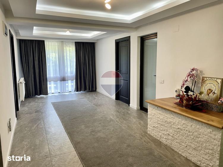 Casă cu 6 camere cu Teren 7661 Mp în Măneciu