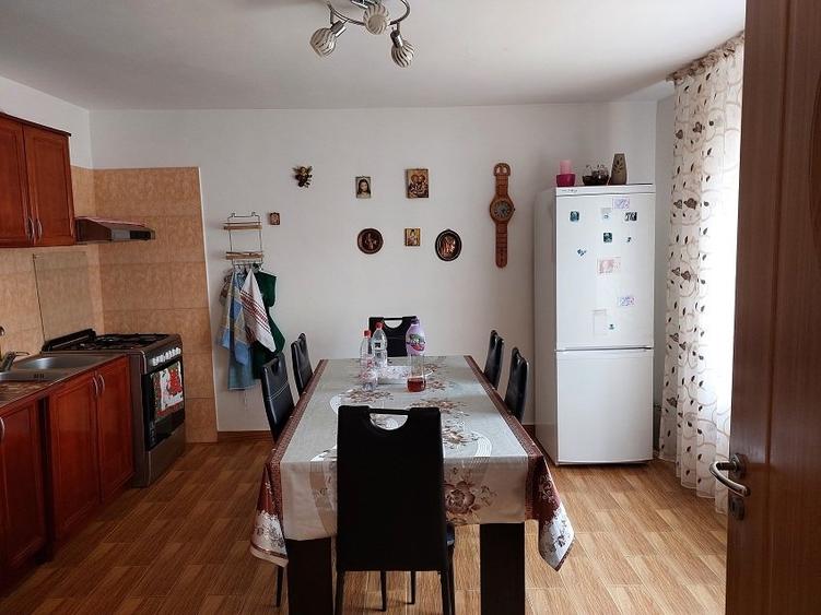 Casă individuală cu 6 camere cu Teren 660 Mp în 1 Mai