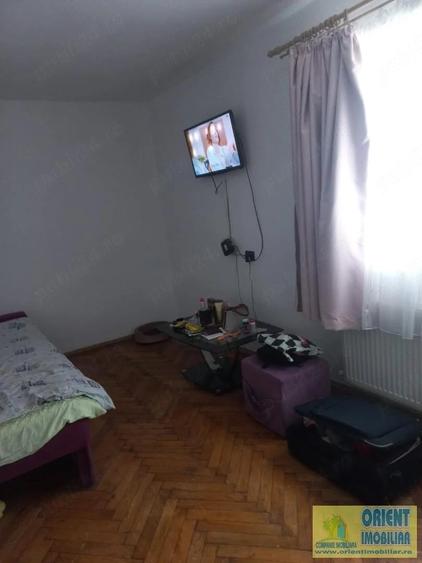 Casă cu 6 camere cu Teren 170 Mp în Tomis I