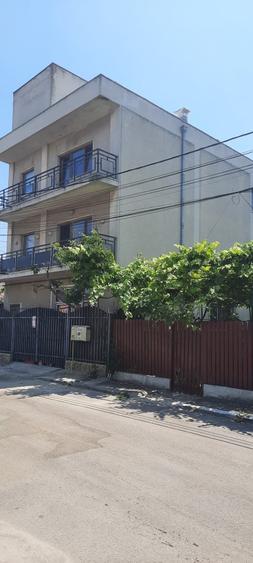 Casă cu 4 camere în Central