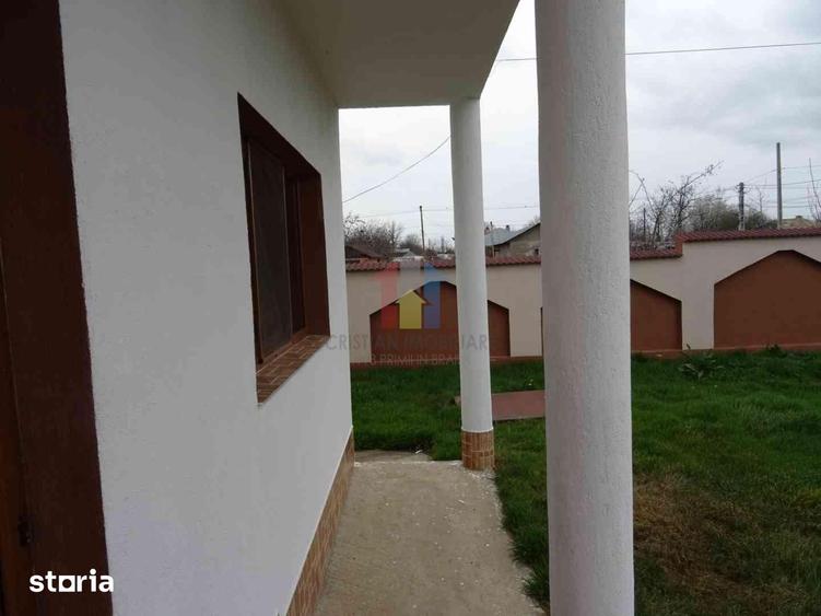 Casă cu 5 camere cu Teren 700 Mp în Radu Negru