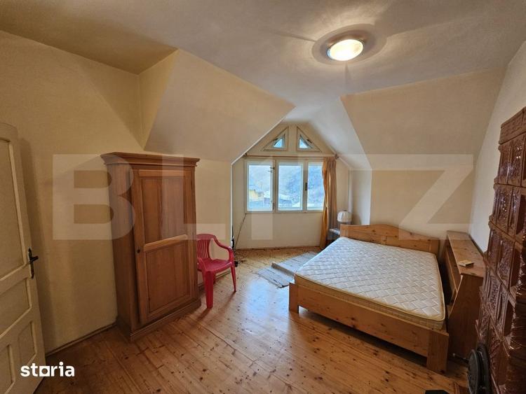 Casă cu 5 camere cu Teren 2669 Mp în Scărișoara