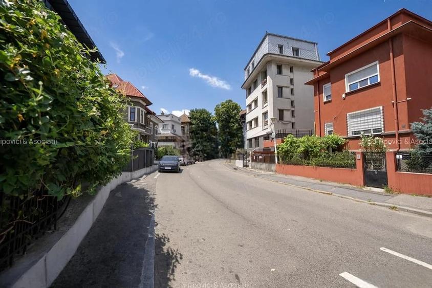 Apartament cu 3 camere decomandat în Cotroceni