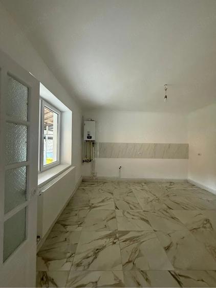 Casă cu 5 camere cu Teren 800 Mp în Central