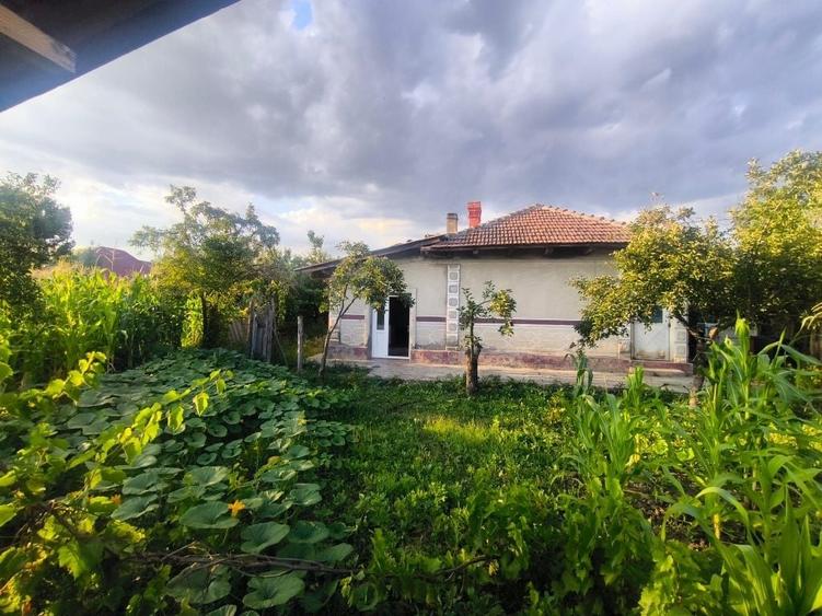 Casă cu 3 camere în Zorleni