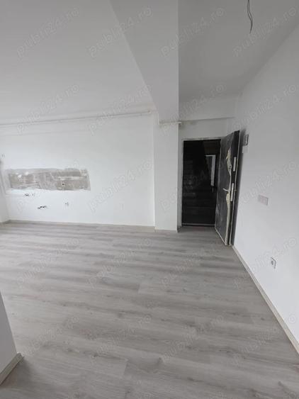 Apartament cu 3 camere decomandat în Bucium