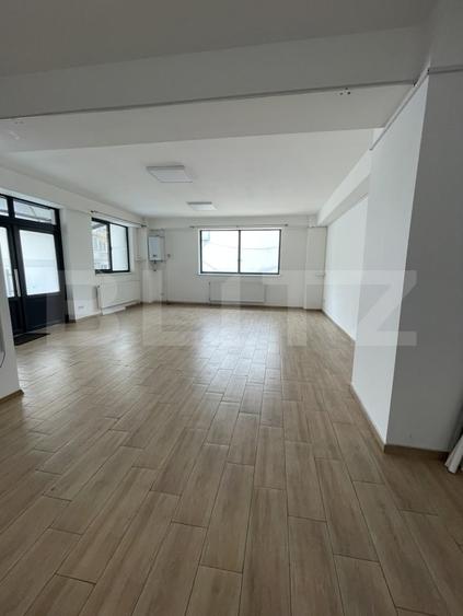 Birou, de 55 mp, în Calea Moldovei